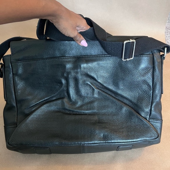 Banana Republic Black Pebbled Genuine Leather Messenger Laptop Bag Fabric Strap - Picture 3 of 13